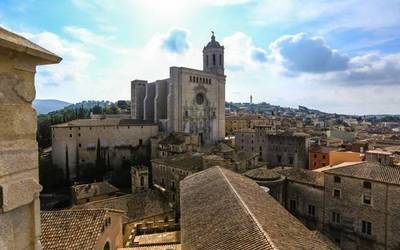 Hasi da jendea Costa Bravako bidaiarako izena ematen