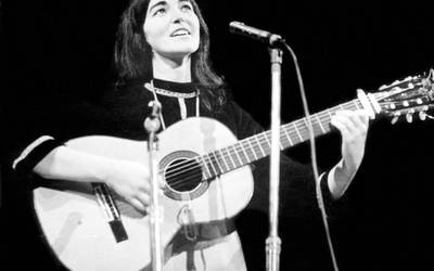 Hiru emazte kantari gogoratuko dituzte igandean Saran