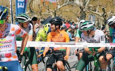 Txirrindularitza, pilota eta areto futbola