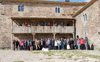 Adineko pertsonen zainketei buruzko jardunaldien inguruko informazioa