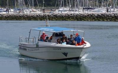 Kirol portua eta Txomin Agirre lotzen dituen txaluparen zerbitzua Mugi sisteman sartuko dute