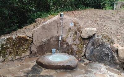 Eskoriatzako elizateek Uraren Euskal Agentziaren jardunaren aurkako sinadura bilketa bat abiarazi dute