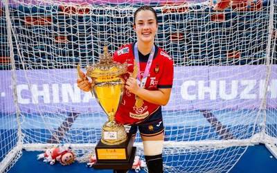 Eskubaloiko munduko junior txapelketa prestatzeko konbokatu dute Libe Arruabarrena