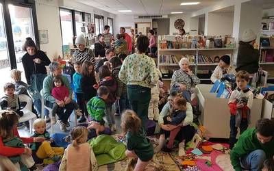 «Euskaraz irakurtzeko gogoa sortu nahi diegu herriko haurrei»