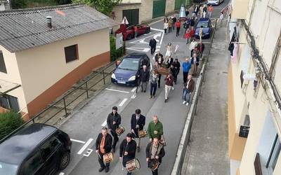 Resurrexit ekitaldia, prozesioa eta meza, Pazko Igandez