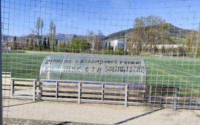 Ertzaina baten aurka agertutako margoketak gaitzetsi dituzte Amurrioko Udal Gobernuak eta Segurtasun Sailak