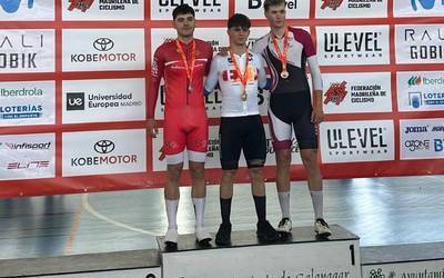 Kolore guztietako metalak lortu ditu Ander Larraburu sunbildarrak Espainiako pistako txirrindularitza txapelketan