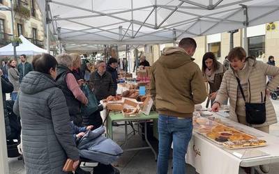 Gluten gabeko gozoak apirilaren 18ko bertako produktuen azokan