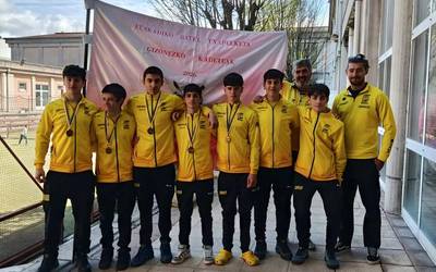 Orioko gizonezko kadeteak eta seniorrak Euskadiko txapeldun bateletan