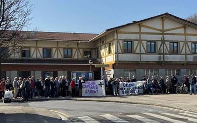 Osasun zerbitzu hobea eskatzeko elkarretaratzea egingo dute bihar