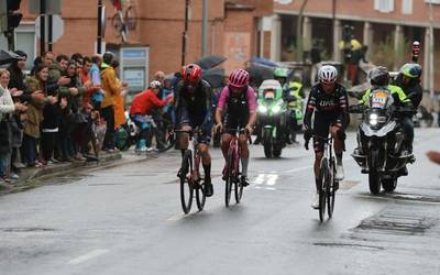Itzulia 2026: tropela Debagoieneko errepideetan