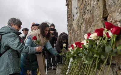 [ARGAZKI GALERIA]: 1937an Saibigaingo batailan desagertutakoak gogoan hartuta