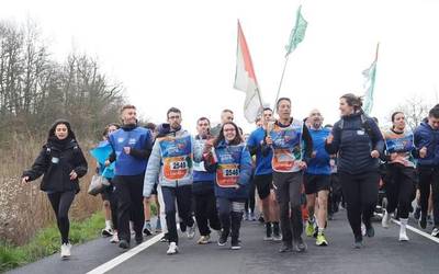 Gordelekutik plazara, mende erdiko jauzia