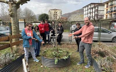 Elizondo Lanbide eskolako Gora Begira proiektua: «bidea»