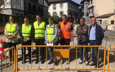 [BIDEOA] Lesakako Albistur karrikako lanak bisitatu ditu Txibite kontseilariak