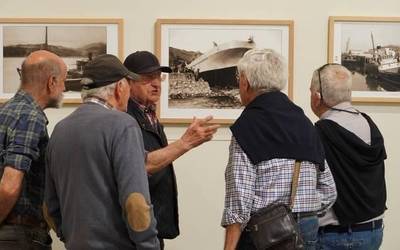 Itsasertzeko bapore zaharren argazki erakusketa ikusgai, Oxford aretoan