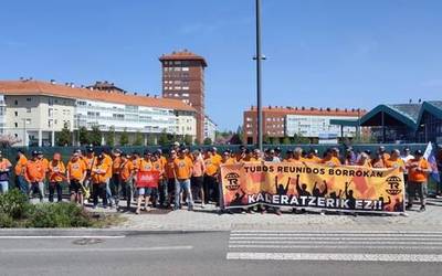 Tubos Reunidoseko lan gatazkan Eusko Jaurlaritzaren "gardentasun falta" eta "jarrera pasiboa" salatu dute sindikatuek azken bileraren ostean