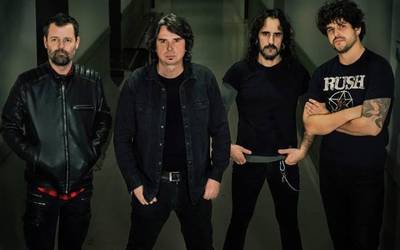 Latzen eta Eraldatzen taldeen kontzertuak izango dira uztailaren 18an, plazan