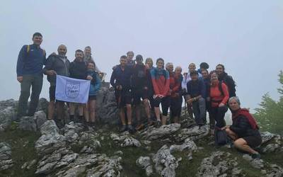 Urkulu urtegiaren inguruak ezagutu dituzte mendizaleek Anaitasuna mendi bazkunaren azken irteeran