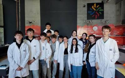 Osteguna zientzian buru-belarri sartuta eman dute Laudio Institutuko ikasleek Varsovian