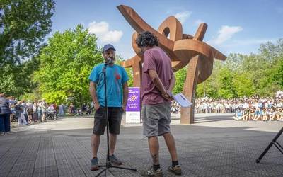 Taupadak berpizteko deia dantzan zabaldu dute Amurrion, Araba Euskarazen kantaren aurkezpenean