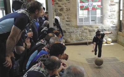 Arabako Bola-joko Txapelketako finalak zuzenean emitituko ditu Aiaraldea Komunikabideak