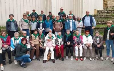 "Egun ederra" pasa zuten Kalean Kantuzeko kideek Baionan