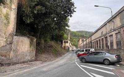 Kritiken aurrean, SAPAko aparkalekuen toki-aldaketa egiteko arrazoiak azaldu ditu alkateak