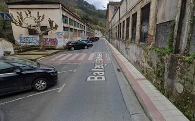 Eguaztenean, apirilaren 22an, hasiko dira SAPAko aparkalekuak lekuz aldatzeko lanak