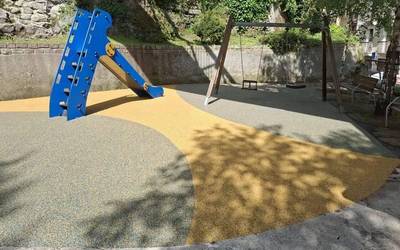 Atxuri eta Estaziñoko haur-parkeetan hobekuntza egin dira azken egunetan