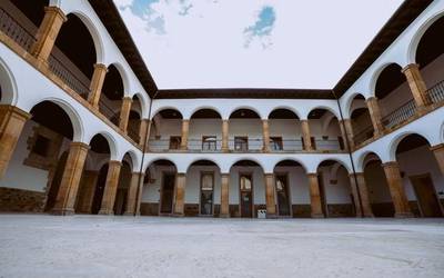 Huhezik ikasle ohien 'I. Topaketak' antolatu ditu