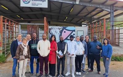 Zubillagako hiltegira bisita, elikagaien seguratsuna indartzeko lankidetzan