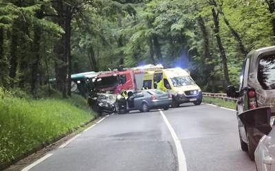 Bi autoren arteko istripua izan da Udanan