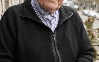 Felix Azurmendi: "Egon naizen herri eta auzo guztietan aurkitu dut lagunduko didan norbait"