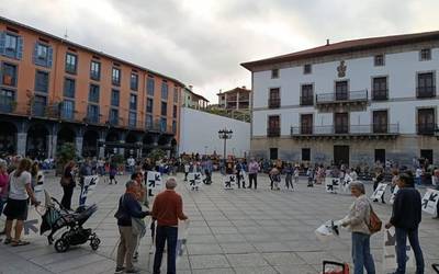 Euskal preso eta iheslarien eskubideen defentsa egin eta datozen deialdien berri eman du Sarek