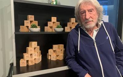 Benito Lertxundik eskainiko duen solasaldirako gonbidapenak bihar jarriko dituzte eskuragarri