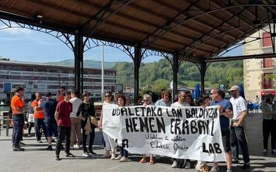 Orioko udal langileek bat egin dute ELAk eta LABek udaletxeetan gaur eguerdirako deitutako lanuztearekin