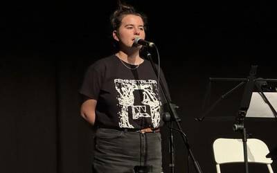 'Gezurrari zor' emanaldiaren argazkiak