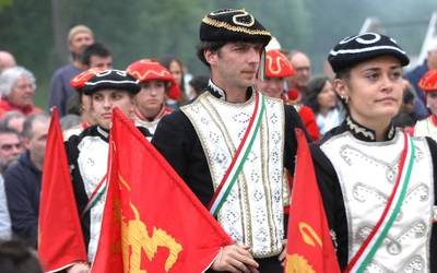 Aurtengo maskaraden azken saioa, argazkitan