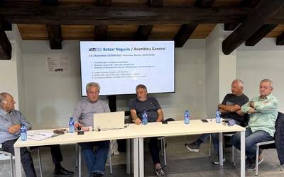 Zuzendaritza taldea berritu du Arrasateko Arte taillaginen elkarteak