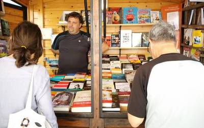 Getxoko Liburu Azokak literaturaz beteko du Areetako Xake plaza aste-akabu honetan