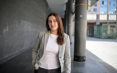 Ariane Ellacuria: "Sare sozialak ispilua dira, baina arazoa barnean dago"