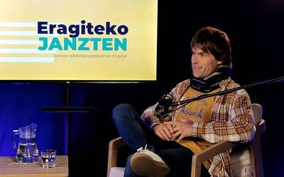 "Euskaltzaleen seme-alabek ere baztertzen dute euskara DBHn, eta batxilergoan berreskuratu"