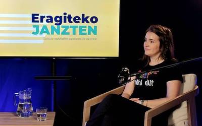 "Lortu dugu seme-alabek sentitzea euskara bere hizkuntza dela"