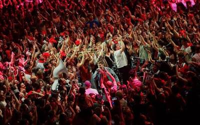 "Etxera bueltan" da ETS, Gasteizen emango duen kontzertu handi batekin