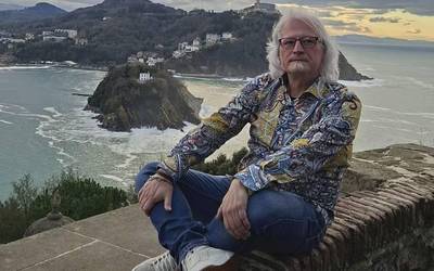 "Egiatzat ematen diren gaietan gezurrarekin jokatzeko apustua  egin  dugu"