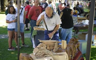 Mendialdeko Azoka Ibiltariak igandean hasiko du herriz herriko bidea