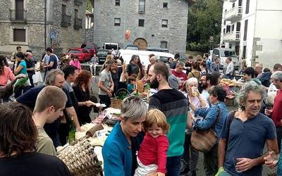 Apirilaren 19an abiatuko da Mendialdeko Azoka Ibiltaria