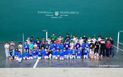 Baztango Udaberriko 35. Pilota Txapelketako finalak jokatu dituzte igandean Elizondon eta Iruritan