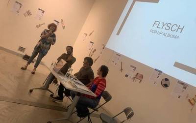 Oxford aretoa bete egin da Irene Iruretaren 'Flysch pop-up albuma' liburuaren aurkezpenean